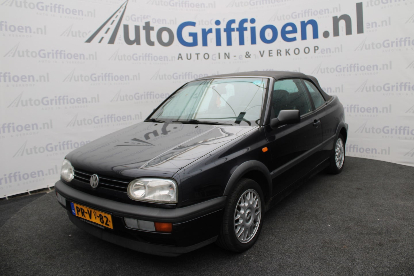 Volkswagen Golf Cabriolet - 1.8 automaat met leer - AutoWereld.nl