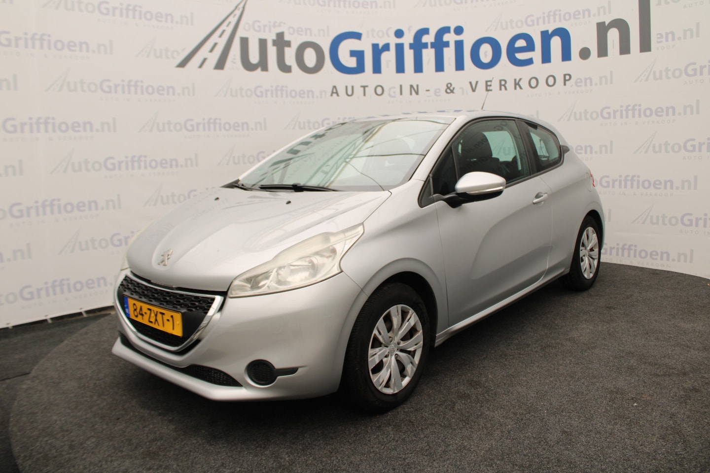 Peugeot 208 - 1.0 VTi Active nette 3-deurs met trekhaak - AutoWereld.nl