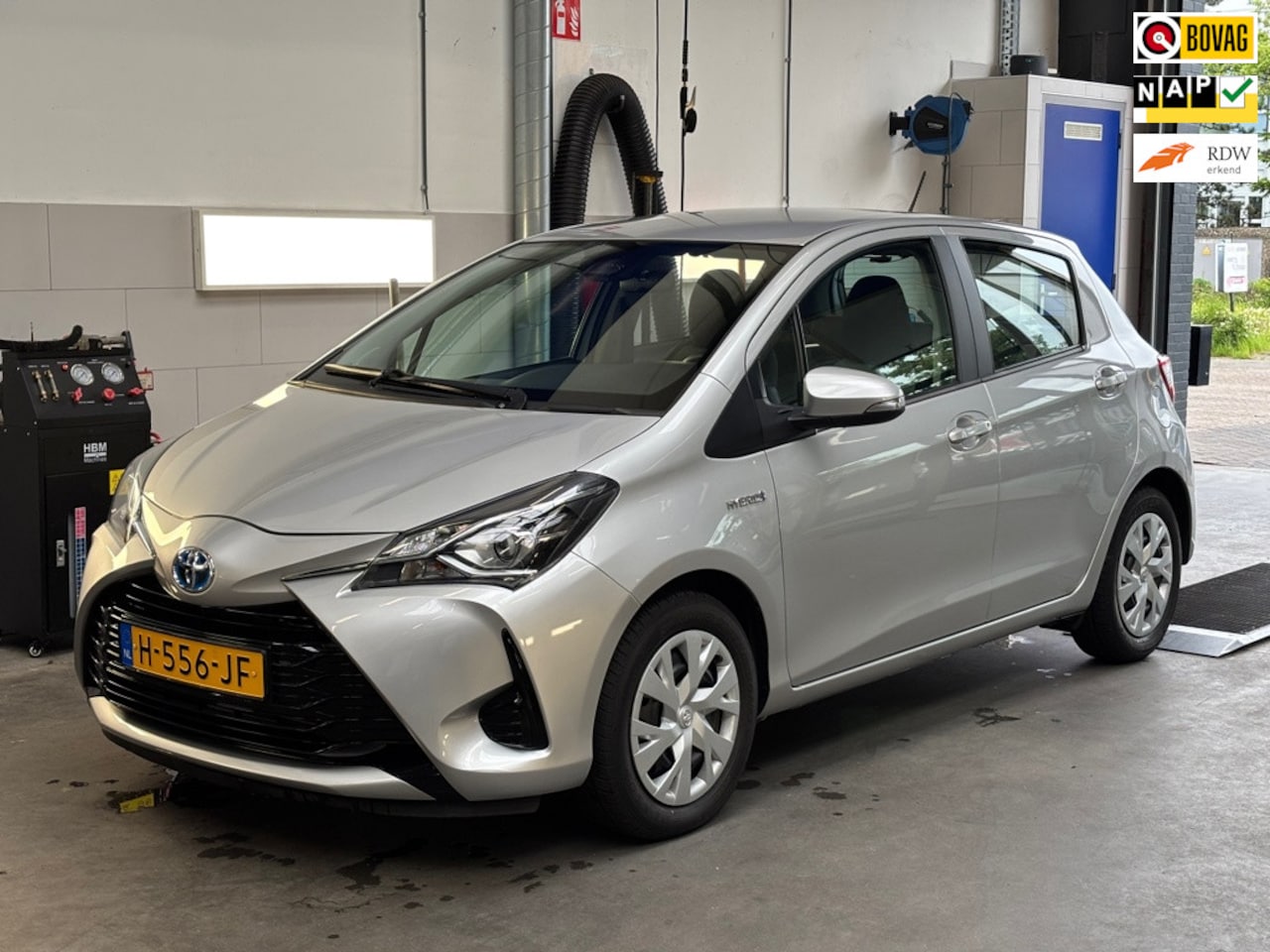 Toyota Yaris - 1.5 Hybrid Active - Automaat - Camera - Lane assist - NAP - Nieuwstaat - Dealer onderhoude - AutoWereld.nl