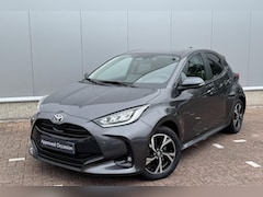 Toyota Yaris - 1.5 Hybrid 115 First Edition, Navigatie, Achteruitrijcamera, Smart Key, Privacy glass, LMV