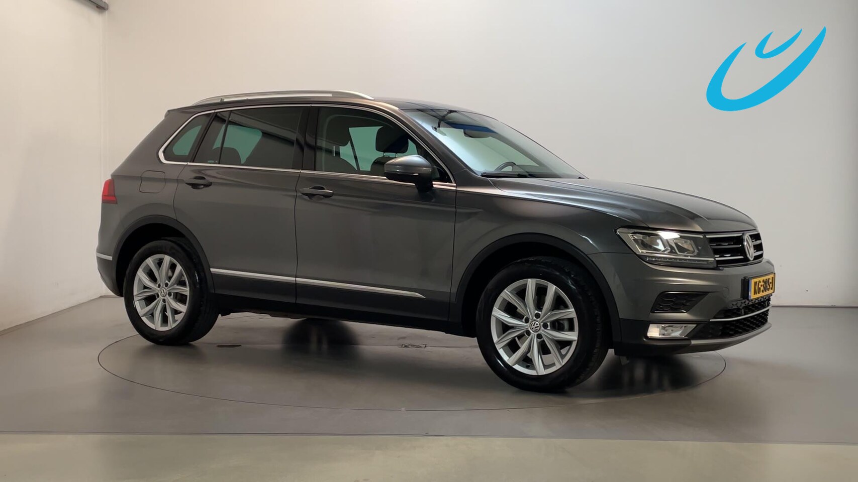 Volkswagen Tiguan - 2.0 TDI 150pk DSG 4Motion Highline Virtual Cockpit Alcantara Navigatie Trekhaak - AutoWereld.nl