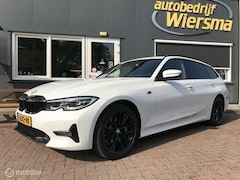 BMW 3-serie Touring - 330i Business Edition M-Pakket Electrische trekhaak 258PK dealer onderhouden
