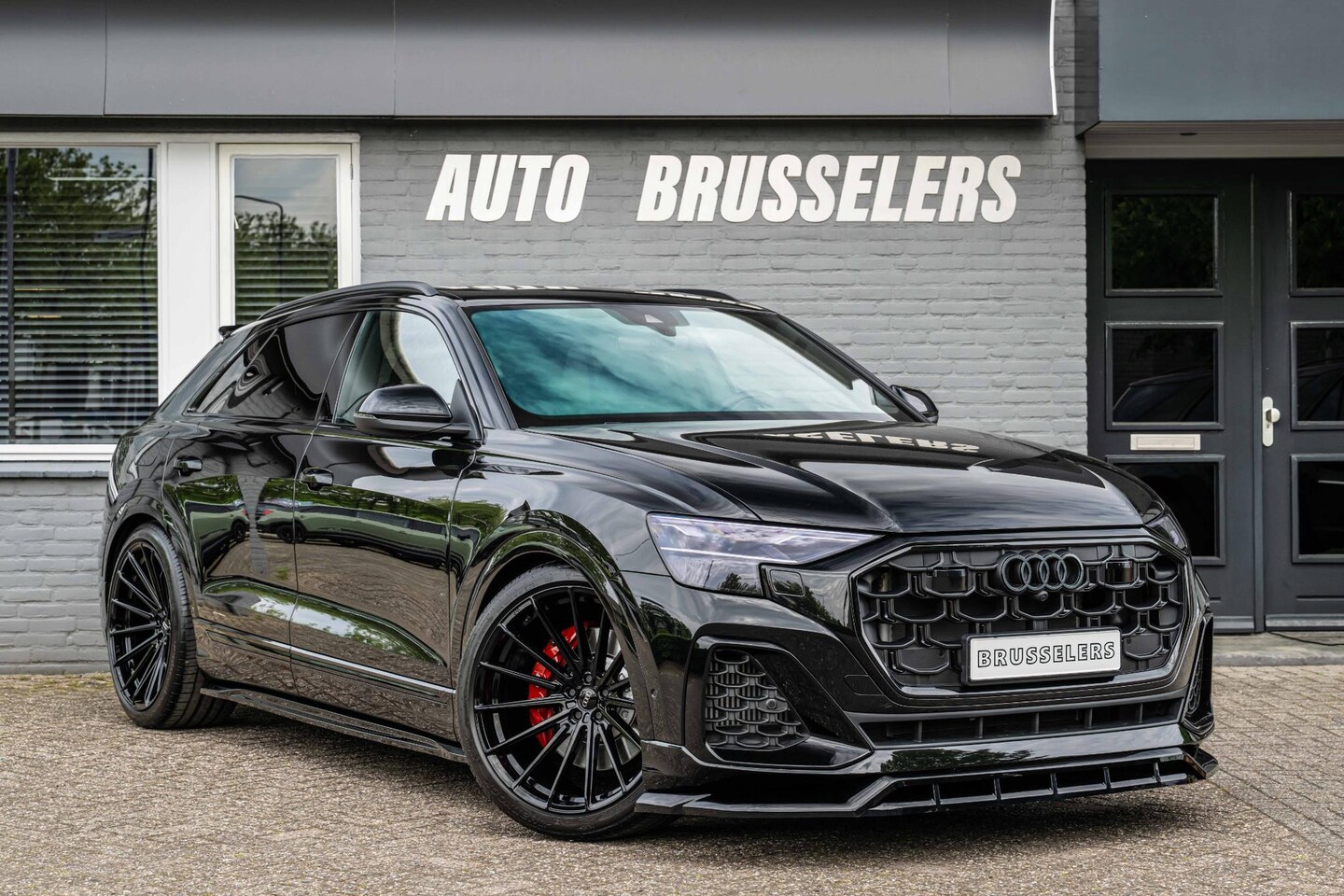 Audi Q8 - 55 TFSI e quattro S-Line S Facelift SQ8 style RS rood stiksel/gordels.... - AutoWereld.nl