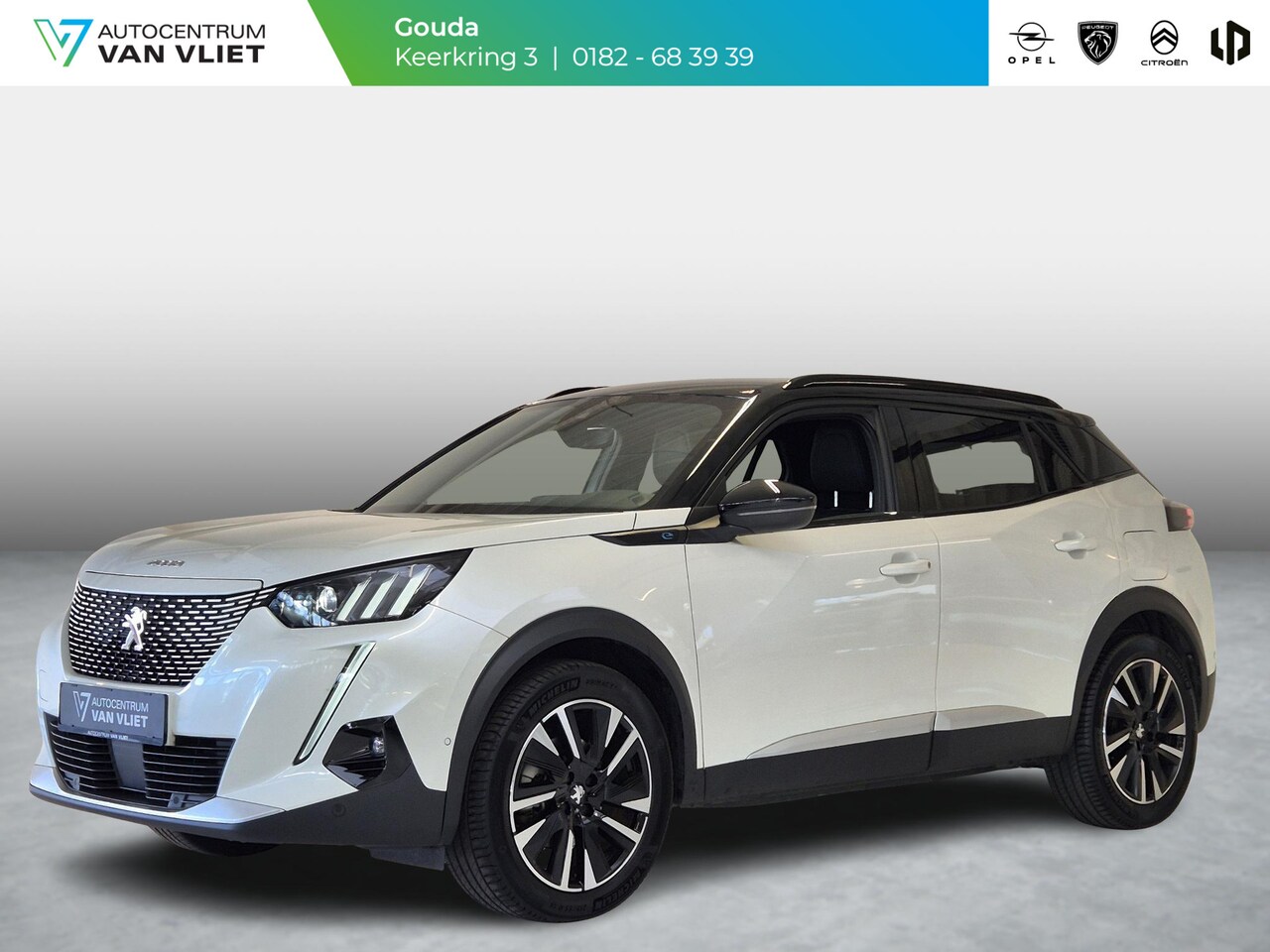 Peugeot e-2008 - EV GT Pack 50 kWh | Achteruitrijcamera | Navigatie | Stoelverwarming | Keyless Entry | Led - AutoWereld.nl