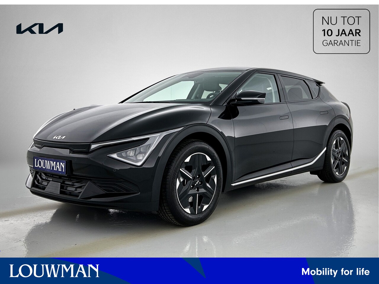 Kia EV6 - Light Edition 63 kWh Half Lederen bekleding | Stoelverwarming | Stuurverwarming - AutoWereld.nl