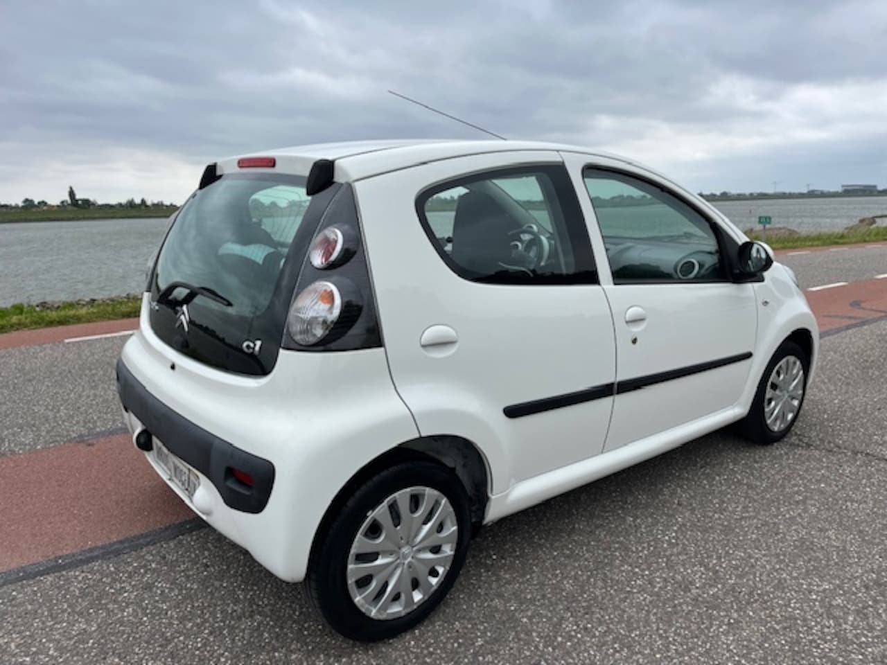 Citroën C1 - 2013 1e eigenaar 97.000 km Nap airco 6 maanden garantie !!! - AutoWereld.nl