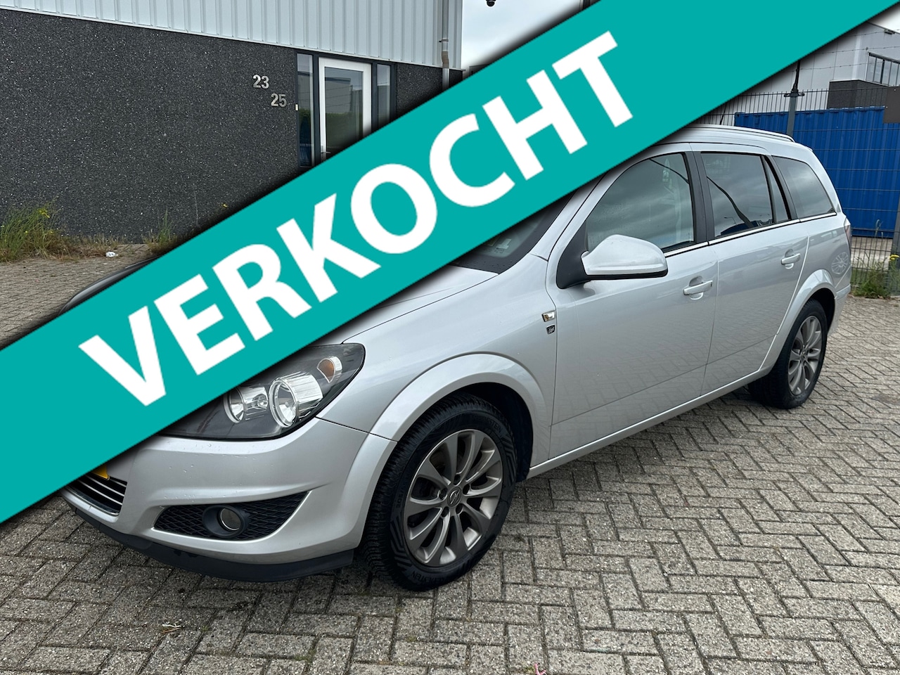 Opel Astra Wagon - 1.6 111 years Edition 2010 - AutoWereld.nl