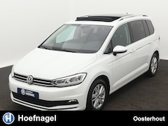 Volkswagen Touran - 1.5 TSI Highline 7p Automaat | Panoramadak | Stoelverwarming | Parkeersensoren | Adaptive