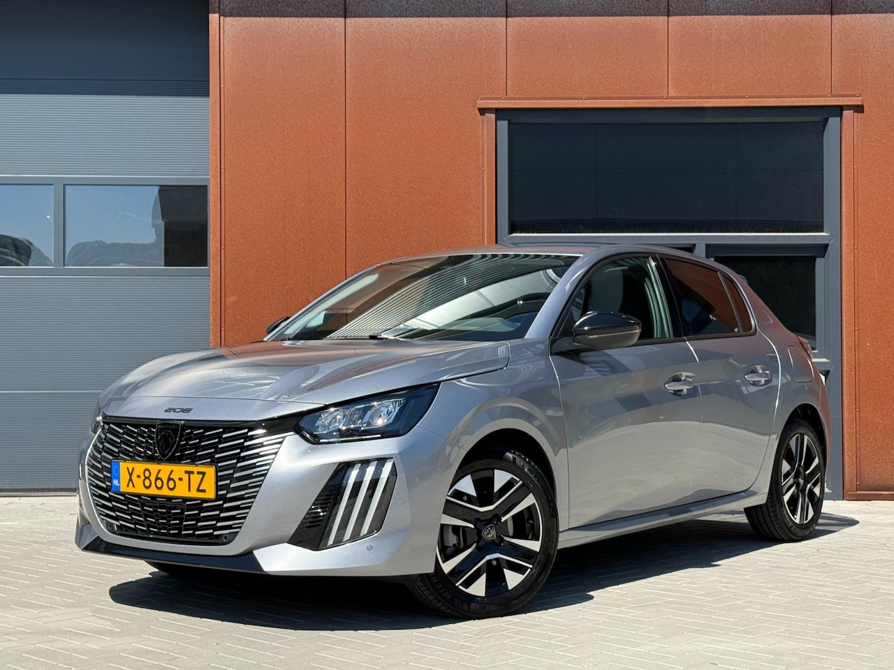 Peugeot 208 - 1.2 PureTech 100 Allure | NAP | Virtual Cockpit | CarPlay | Navi | Camera | Clima - AutoWereld.nl