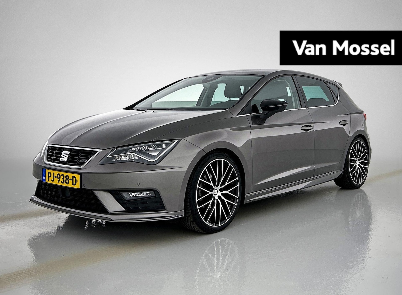 Seat Leon - 1.4 EcoTSI Xcellence | CAMERA | KEYLESS | CLIMATE CONTROL | NAVIGATIE | PARKEERSENSOREN | - AutoWereld.nl