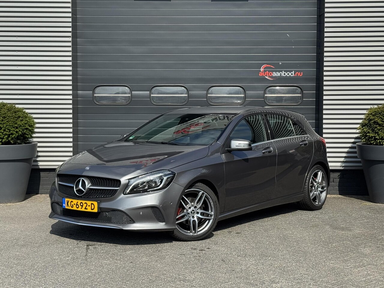 Mercedes-Benz A-klasse - 180 Sport | Camera | Navigatie | Lichtmetalen Velgen | Cruise Control | LED | - AutoWereld.nl