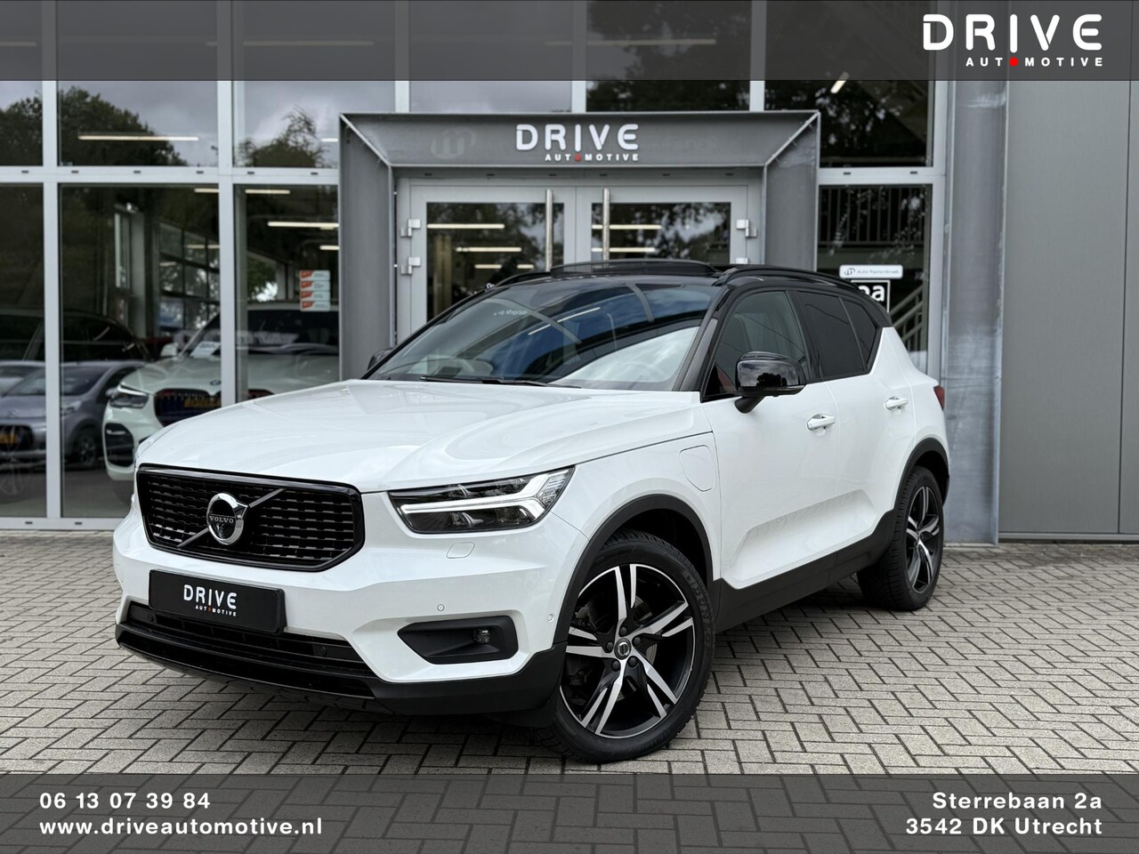 Volvo XC40 - 1.5 T5 Twin Engine R-Design |Pano|Harman Kardon|Pilot|Memory|360CAM|Winter| - AutoWereld.nl
