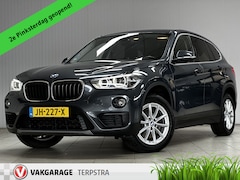 BMW X1 - sDrive20i Centennial Executive/ AUTOMAAT/ LED Koplampen/ Trekhaak/ 17''LMV/ Keyless GO/ Cl