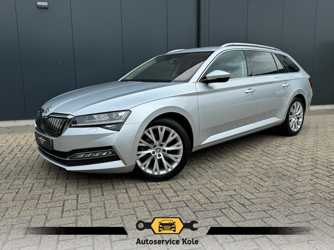 Skoda Superb Combi - * Trekhaak * Digitale teller * Side&front assist * - AutoWereld.nl