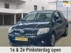 Toyota Auris - 1.4-16V Sol