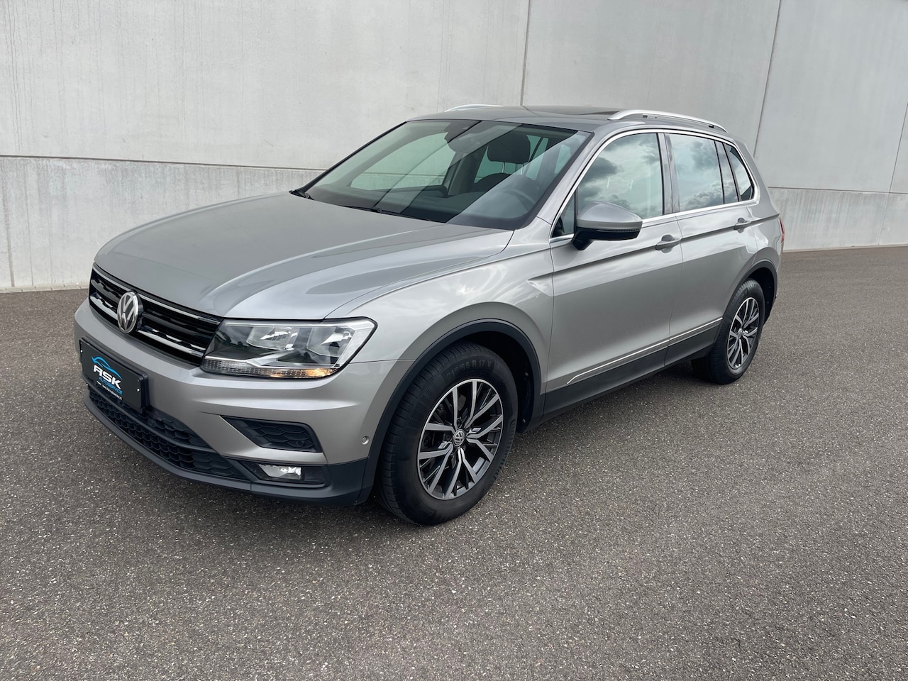 Volkswagen Tiguan - 1.5 TSI Aut, Pano leder 360 cam - AutoWereld.nl