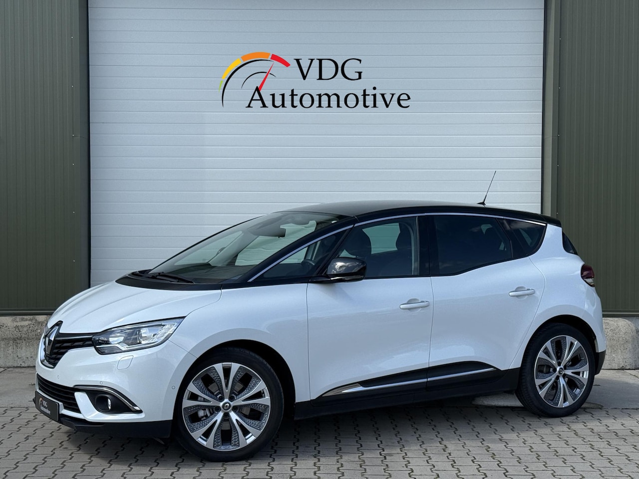 Renault Scénic - 1.3 TCe Intens / Navi / Cruise / Camera / Easy parking / Stoelverwarming / Clima / sensore - AutoWereld.nl