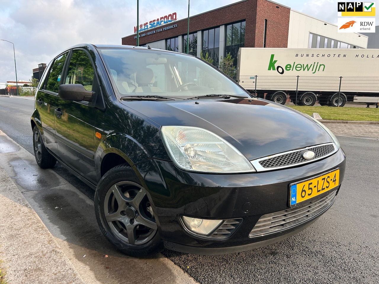 Ford Fiesta - 1.6-16V Ghia bj 2004,5 Deurs,Airco,APK Nieuw !!! Zeer Netjes !!! - AutoWereld.nl