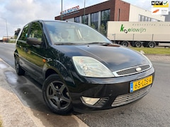 Ford Fiesta - 1.6-16V Ghia bj 2004, 5 Deurs, Airco, APK Nieuw Zeer Netjes