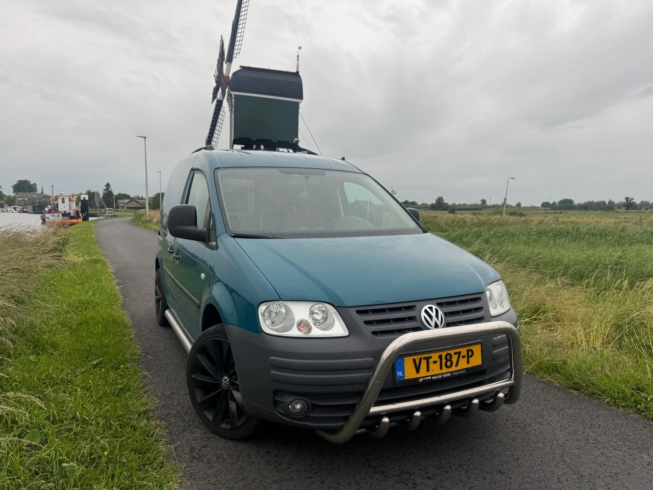 Volkswagen Caddy - 1.4 benzine! Apk 01-2026 *trekhaak*bullbar*schuifdeur* - AutoWereld.nl