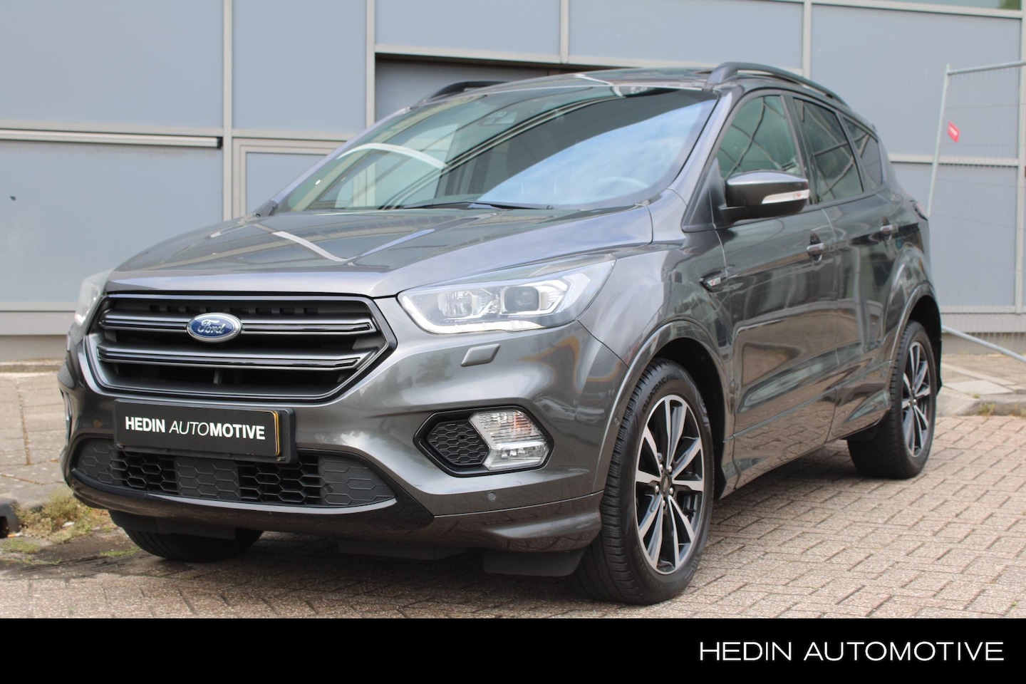Ford Kuga - 1.5 EcoBoost 150pk ST Line | Wegklapbare haak | All season banden | Navigatie | Panorama d - AutoWereld.nl