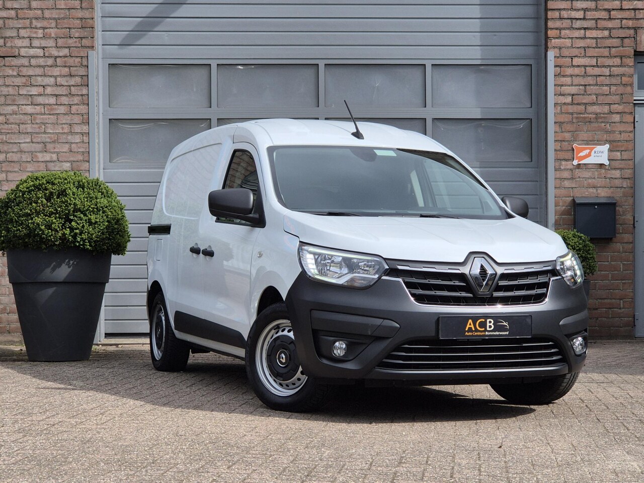 Renault Express - 1.5 dCi 75 Comfort Navigatie, Parkeersensoren, Airco, Cruisecontrol. - AutoWereld.nl