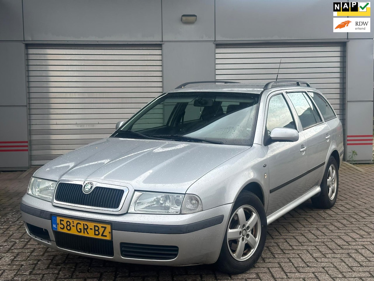 Skoda Octavia Combi - 2.0 Elegance AIRCO *apk:01-2026* - AutoWereld.nl