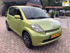 Daihatsu Sirion 2 - 1.0-12V Trend nieuwe apk tot5-2026