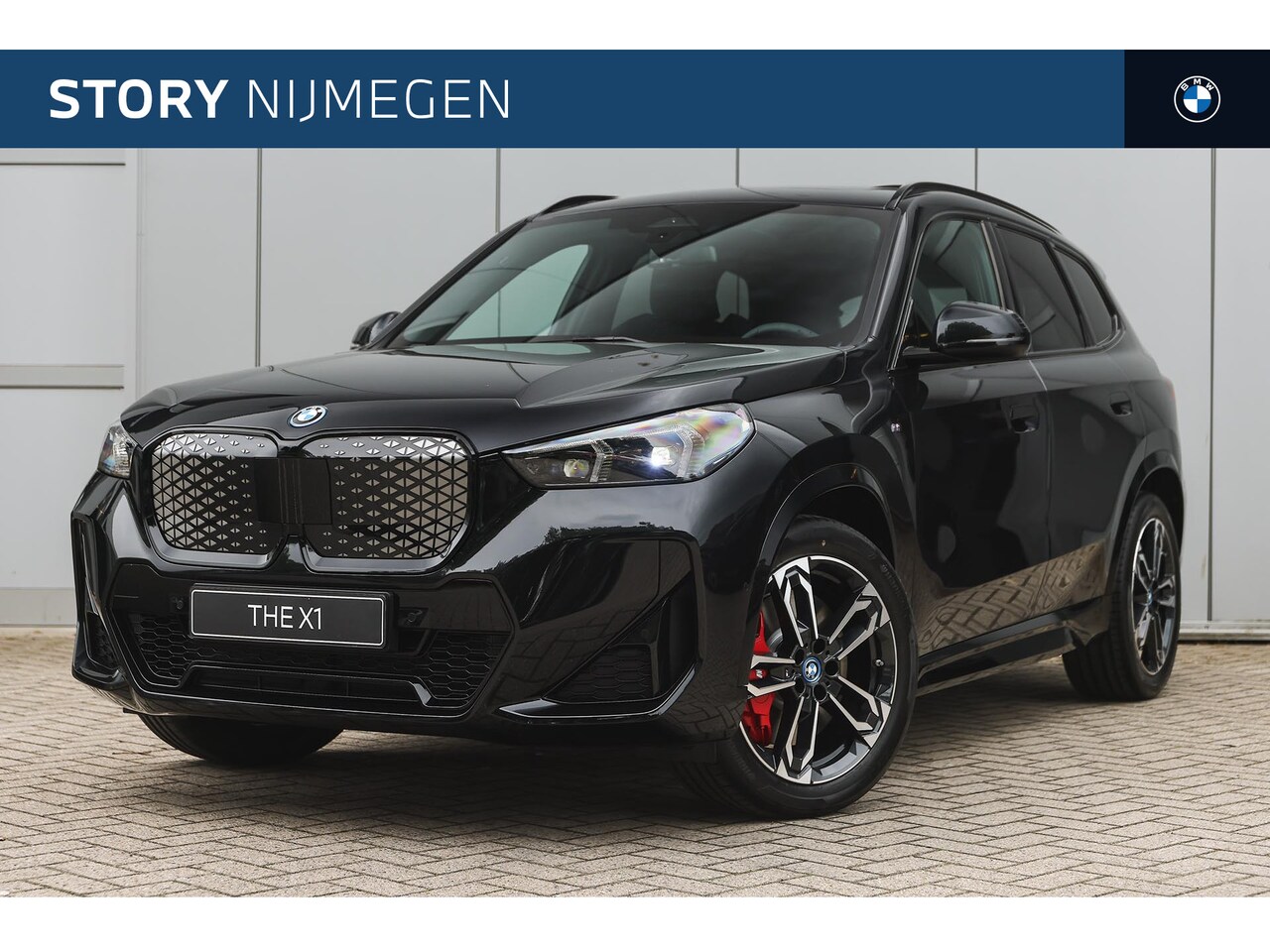 BMW iX1 - eDrive20 M Sport / Panoramadak / Achteruitrijcamera / Sportstoelen / M Adaptief onderstel - AutoWereld.nl