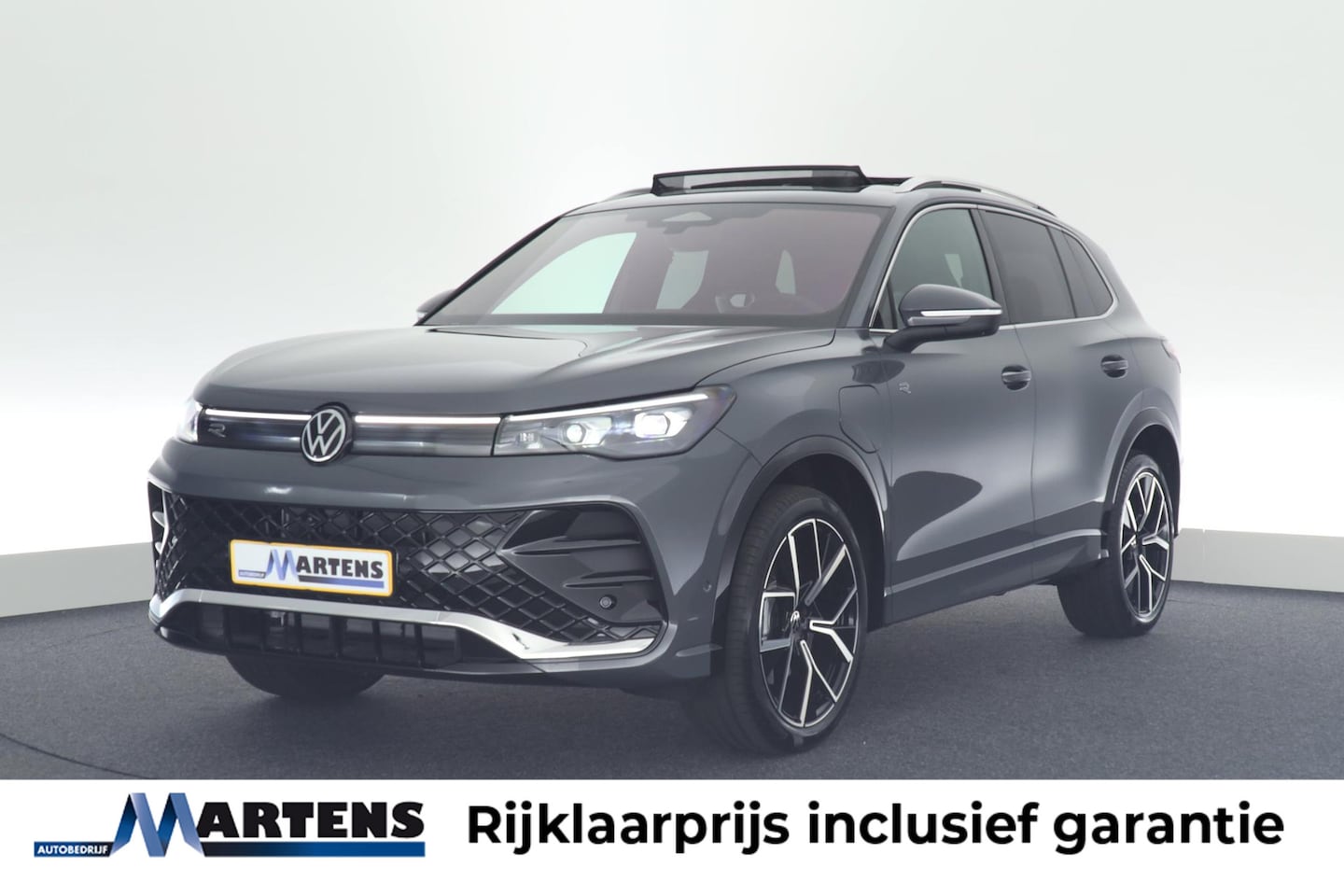 Volkswagen Tiguan - 1.5 272pk eHybrid R-Line Edition Trekhaak 360Camera Keyless Virtual Cockpit Panoramadak - AutoWereld.nl