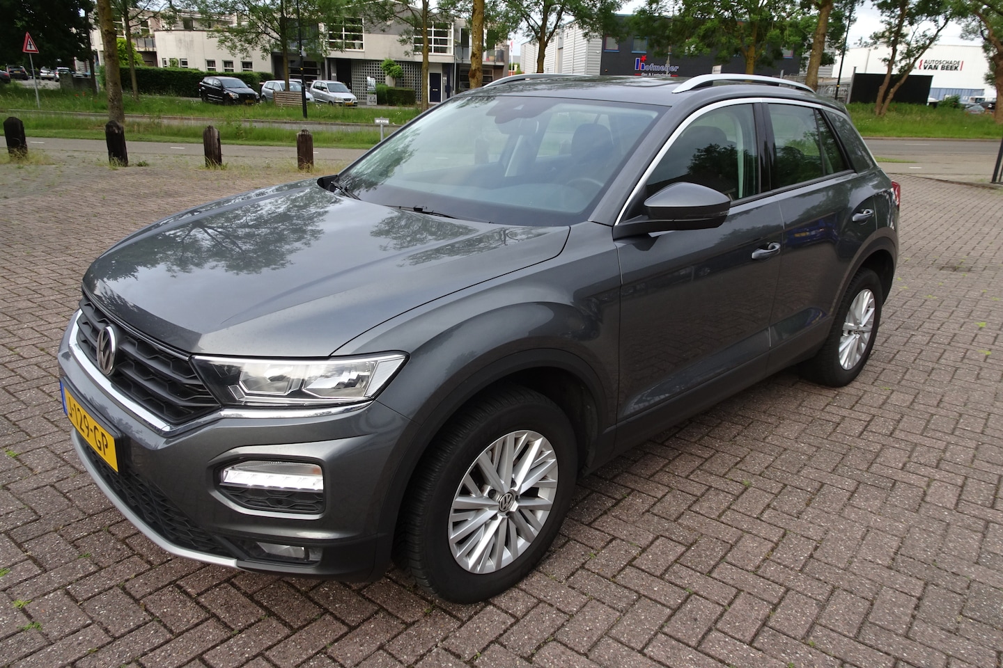 Volkswagen T-Roc - 1.5 TSI Style Business AUTOMAAT *150 pk * AIRCO * LMV * NAVI * PANORAMADAK * KAMERA * - AutoWereld.nl