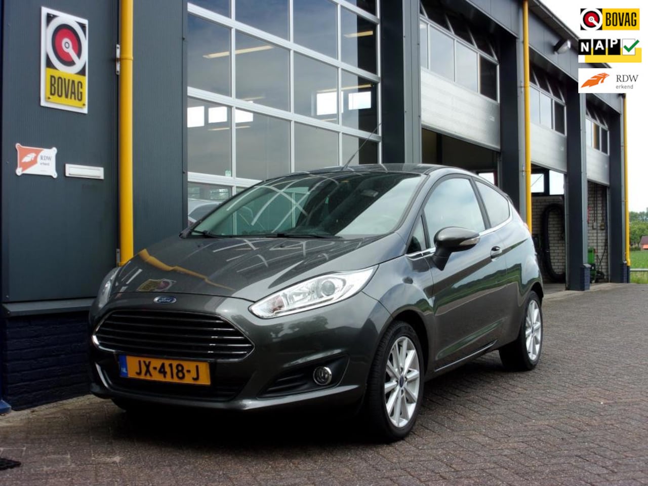 Ford Fiesta - 1.0/100pk Titanium Navigatie Privacy Glass A Spoiler dubbel - AutoWereld.nl