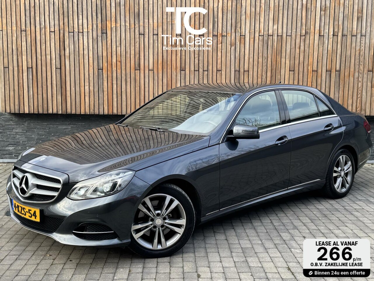 Mercedes-Benz E-klasse - 300d Avantgarde Automaat 231pk | LED lampen adaptief | Half-Leer/stof | Parkeersensoren vo - AutoWereld.nl