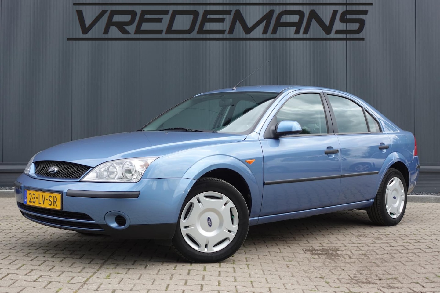 Ford Mondeo - 1.8-16V Business Edition NAP - AutoWereld.nl