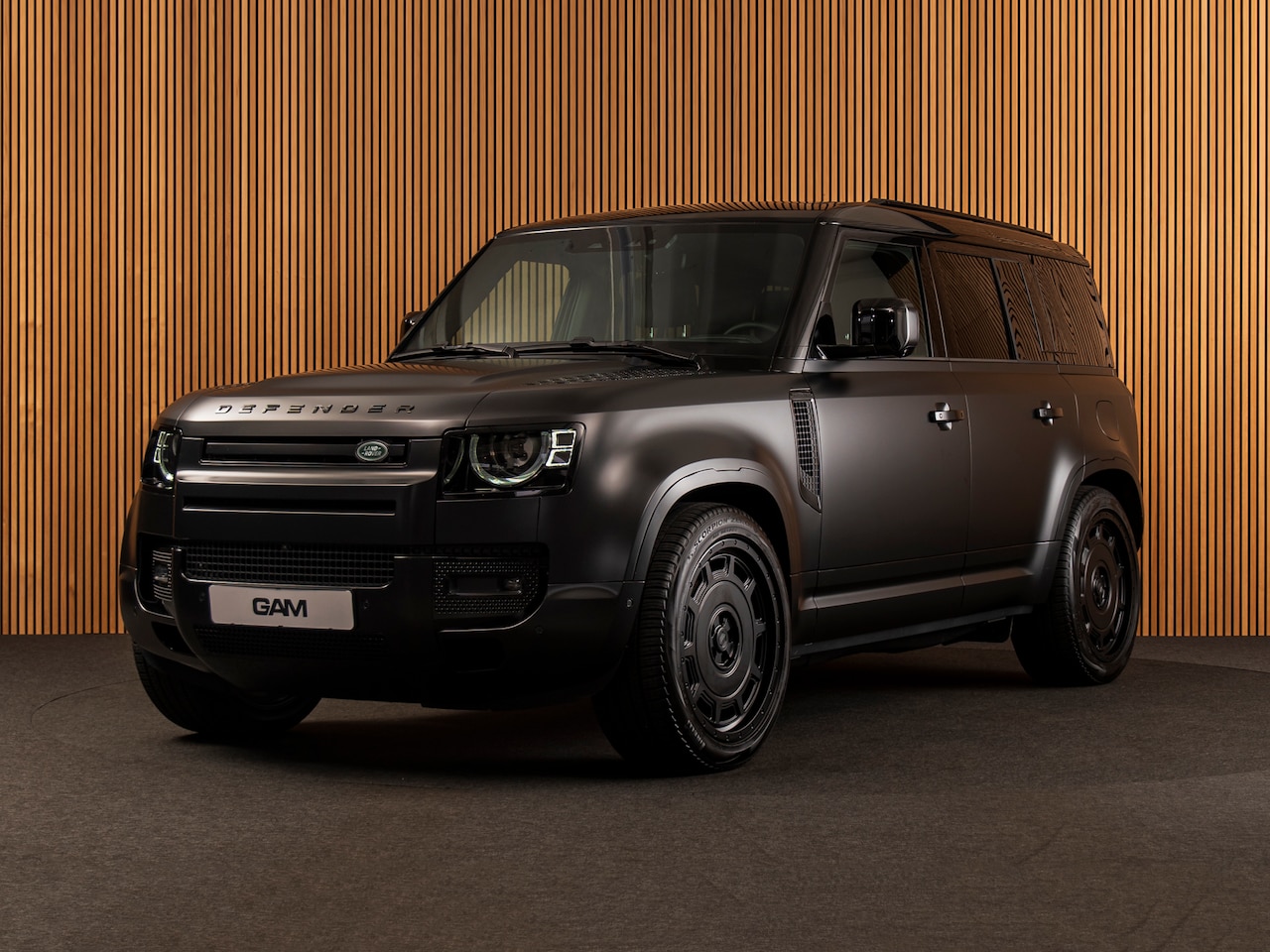 Land Rover Defender 110 - 2.0 P300e 110 X-Dynamic HSE Mat zwart- 22inch URBAN - AutoWereld.nl