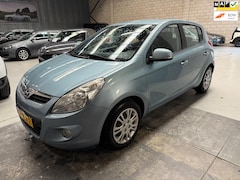 Hyundai i20 - 1.4i i-Motion AUTOMAAT 5-drs / AIRCO / AFN TREKH / 2e EIG / 51.723 km