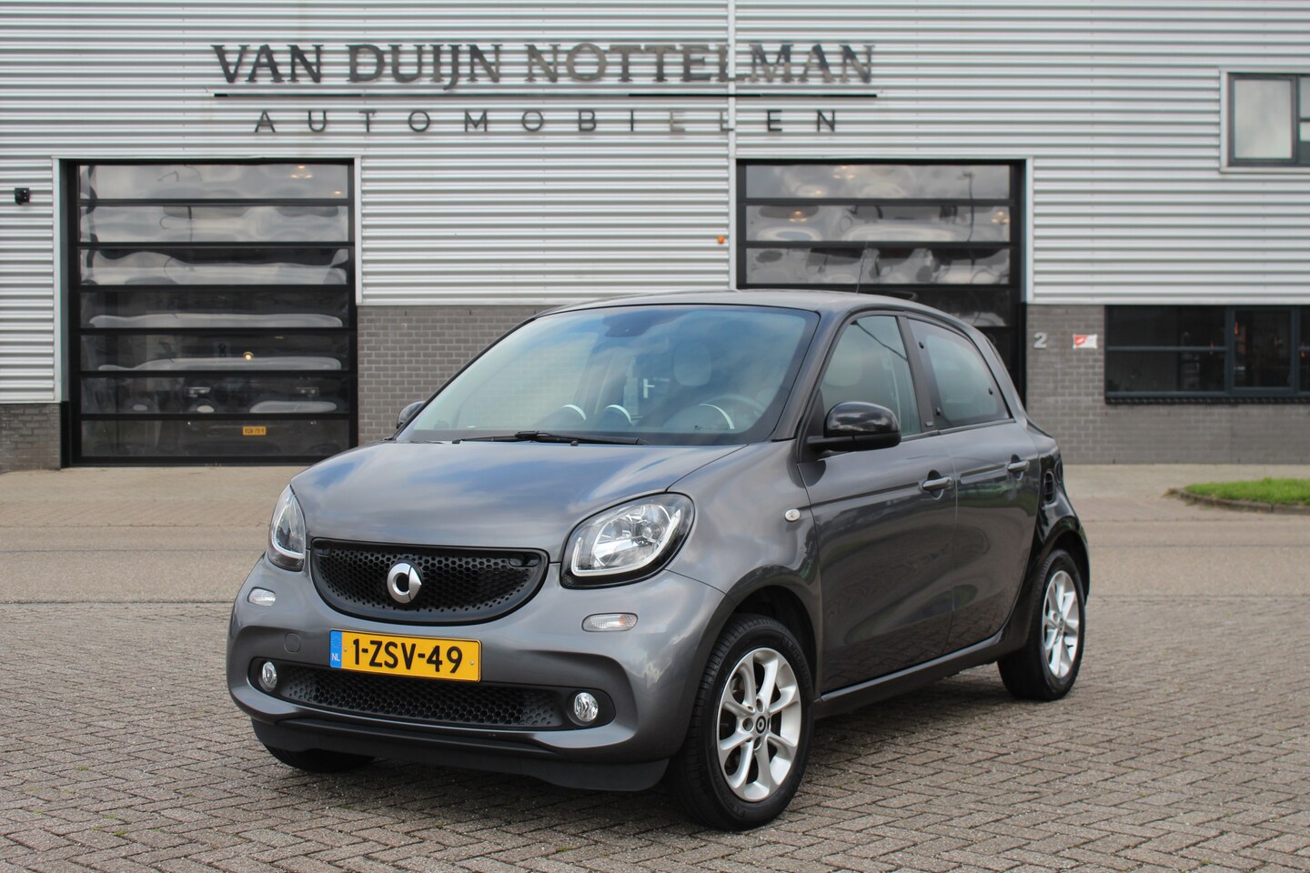 Smart Forfour - 1.0 Passion / Led / Clima / Cruise / N.A.P. - AutoWereld.nl