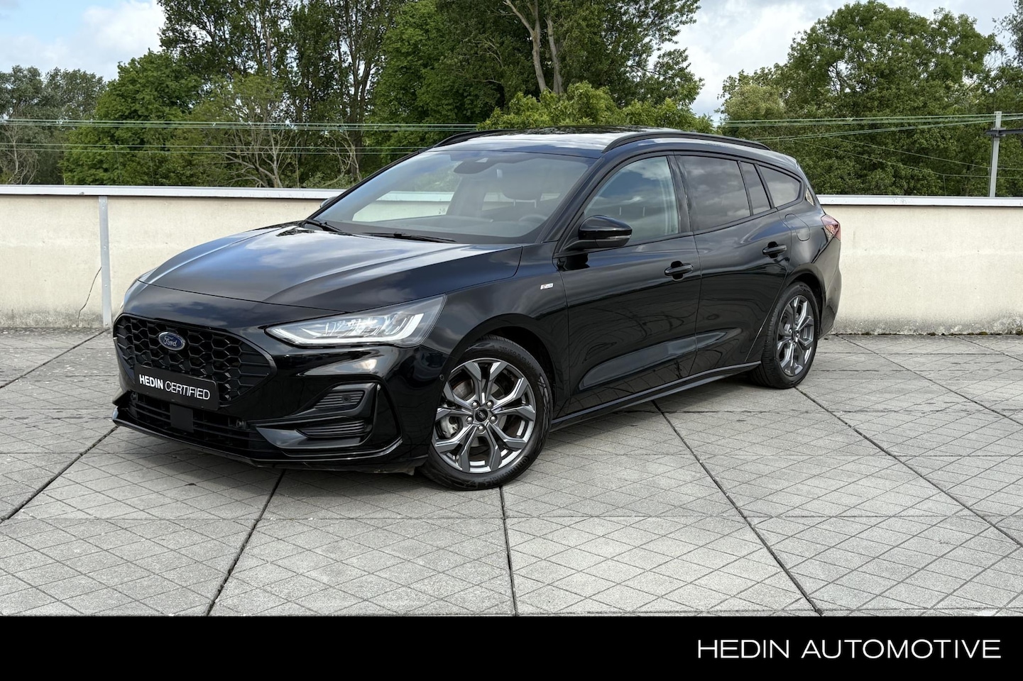 Ford Focus Wagon - 1.0 EcoBoost Hybrid ST Line | Panoramadak | Winter Pack | Driver Ass. Pack - AutoWereld.nl