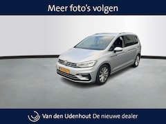 Volkswagen Touran - 1.4 TSI 150pk Highline Business R 7persoons DSG / Navigatie / Stoelverwarming / LED