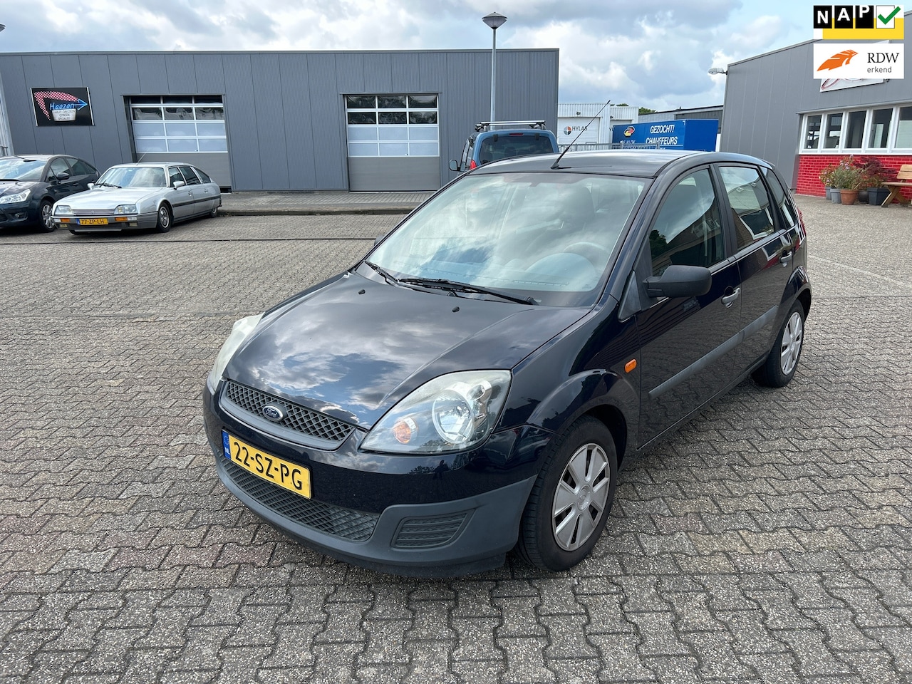 Ford Fiesta - 1.3-8V Champion 5 deurs airco - AutoWereld.nl