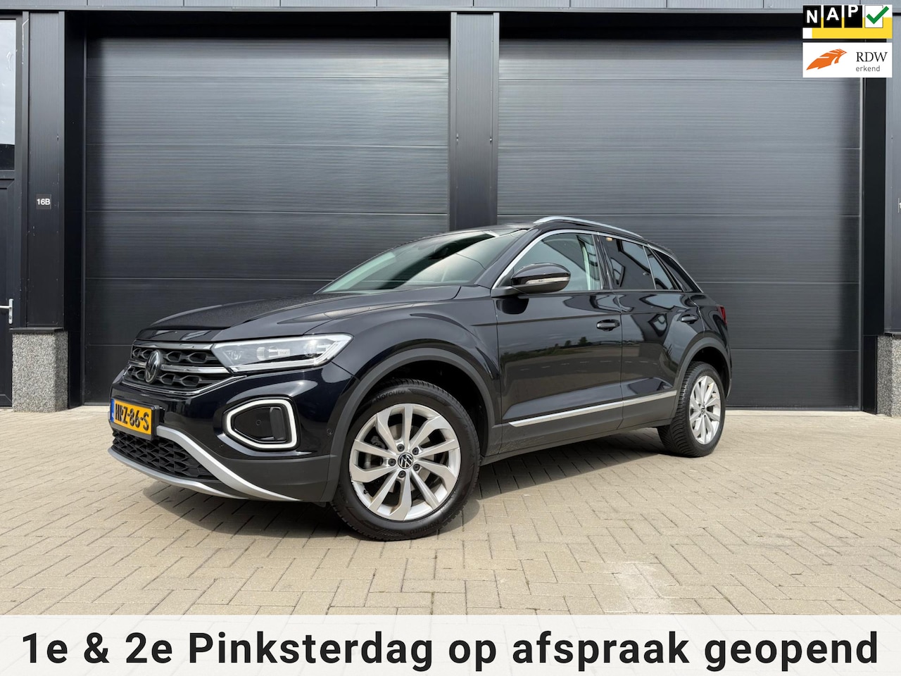 Volkswagen T-Roc - 1.5 TSI 150 pk Style automaat navi virtual IQ leer full - AutoWereld.nl