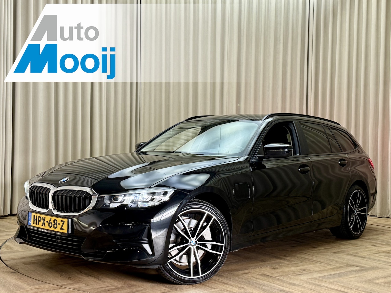 BMW 3-serie Touring - 330e *Carplay* Dealer Onderhouden / 19'' LMV / LED / Cruise / Navigatie / ECC Clima - AutoWereld.nl