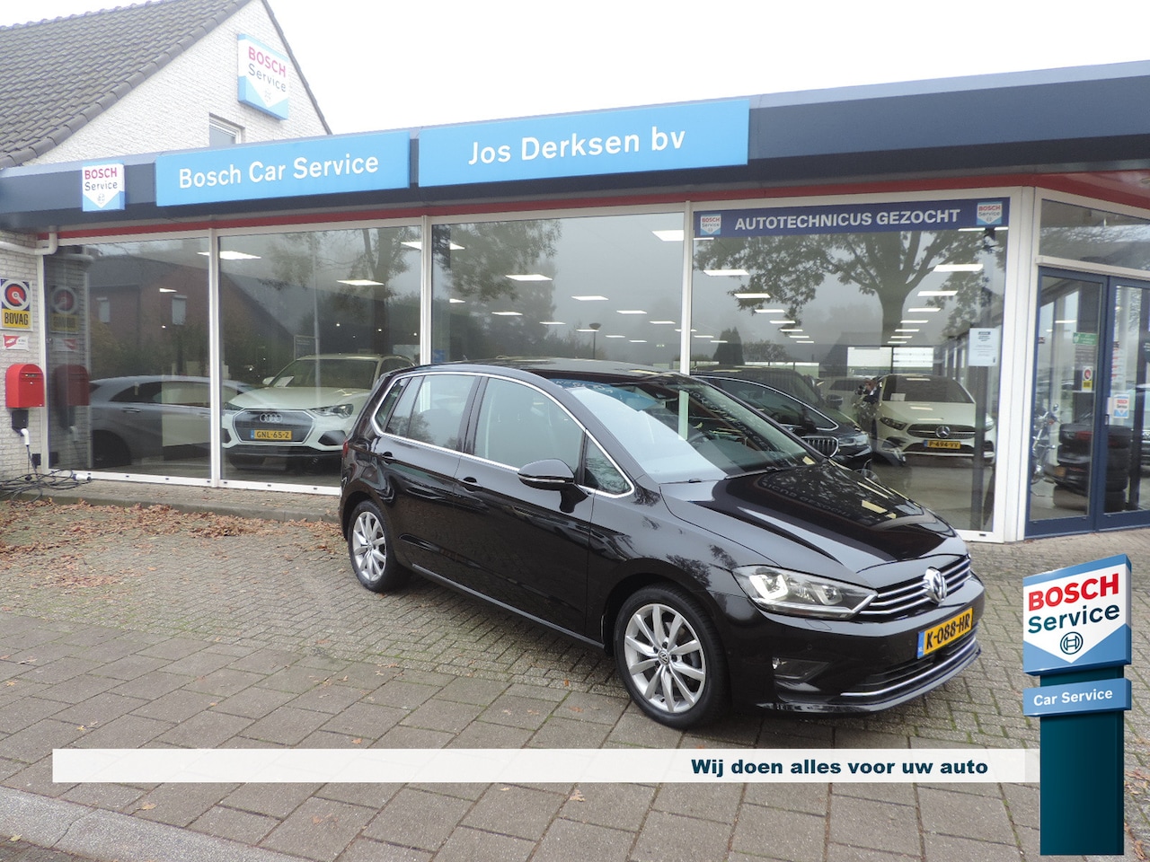 Volkswagen Golf Sportsvan - 1.4 TSI 150PK DSG Highline - Standkachel | Massage | Trekhaak | Blindspot | ACC - AutoWereld.nl