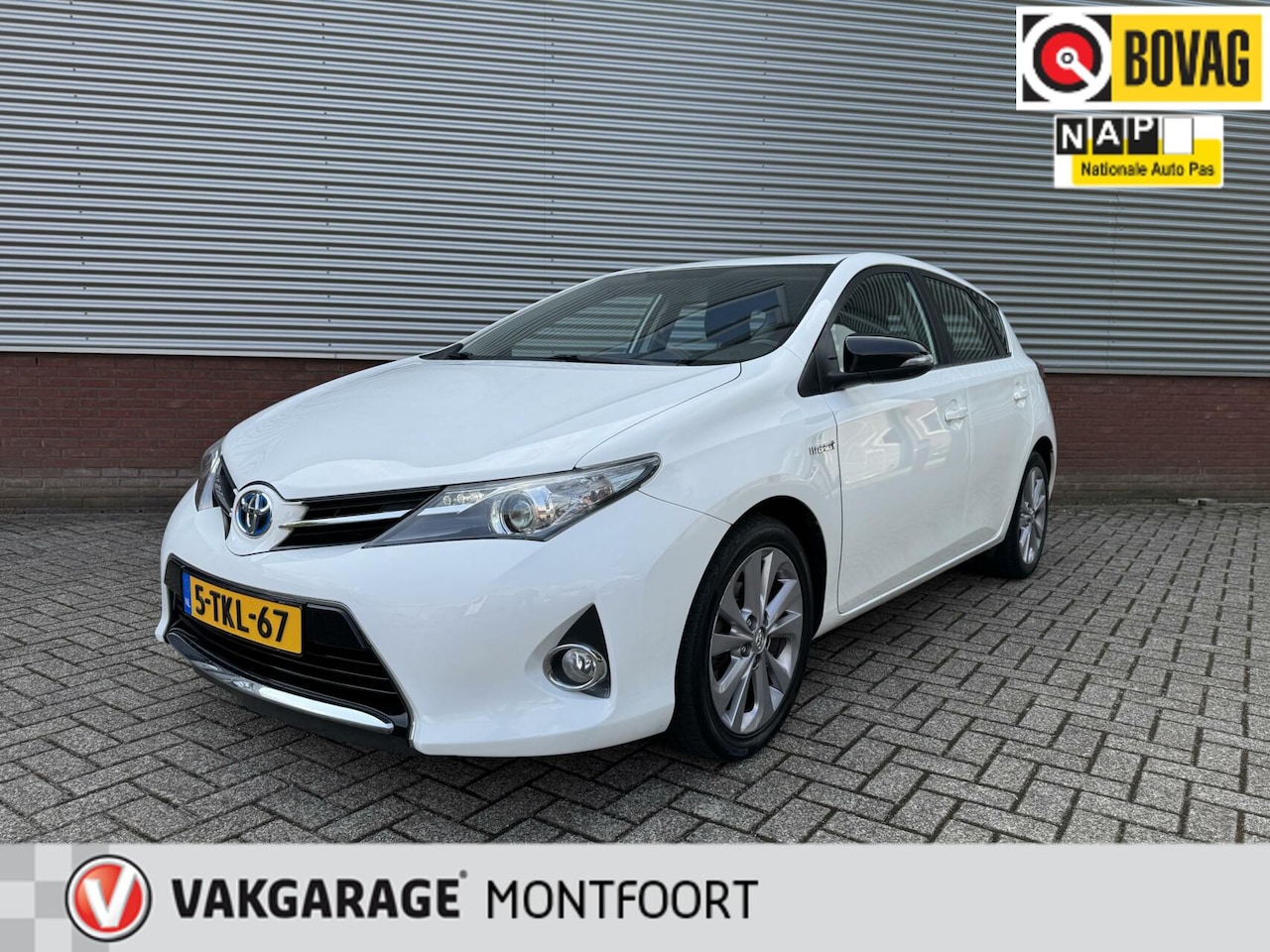 Toyota Auris - 1.8 Hybrid Dynamic|Cruise|Camera|Bluetooth|Keyless|Automaat| - AutoWereld.nl