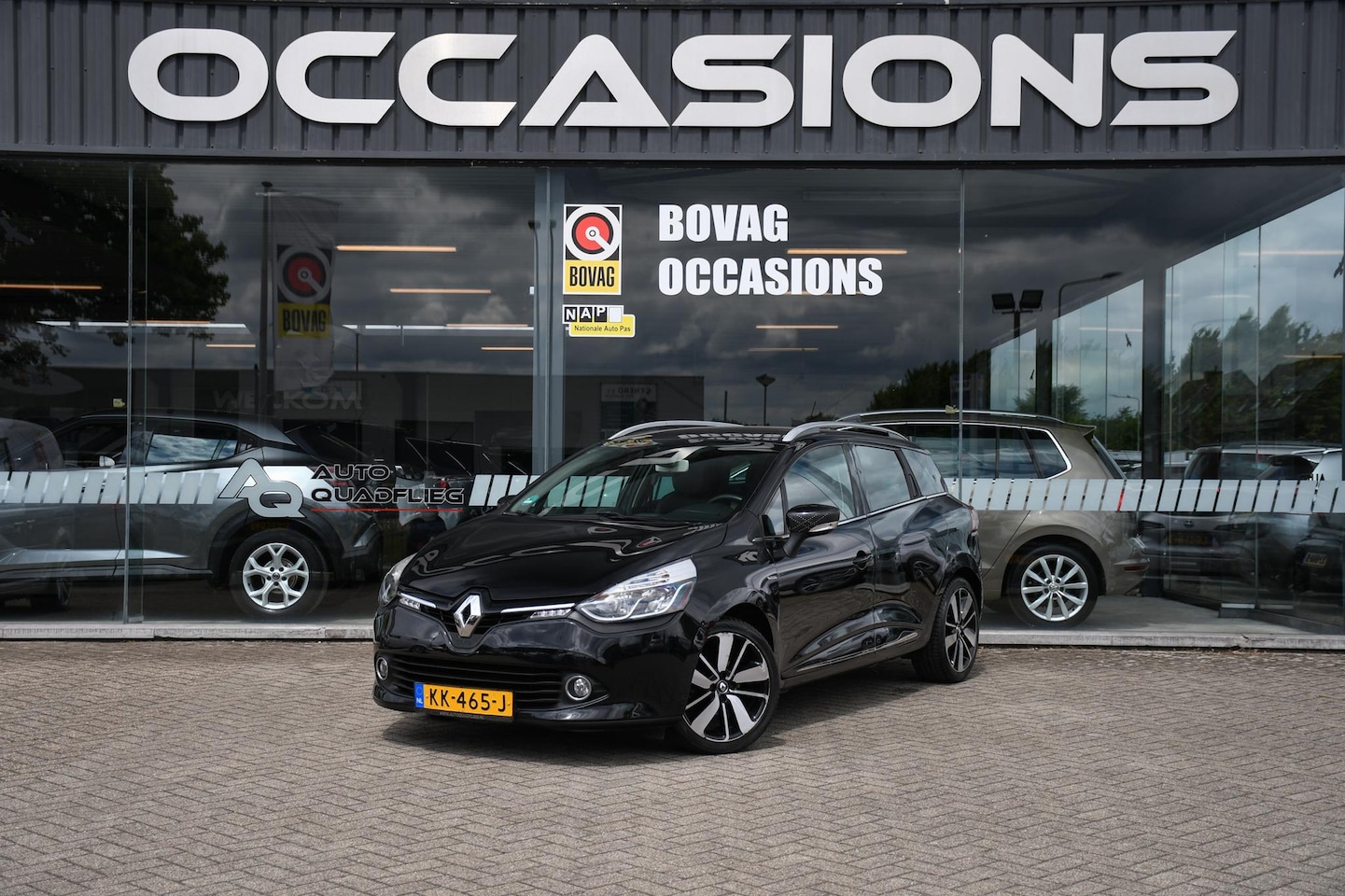 Renault Clio Estate - 0.9 TCe Iconic NAVIGATIE/ CRUISE CONTROL/ TREKHAAK - AutoWereld.nl