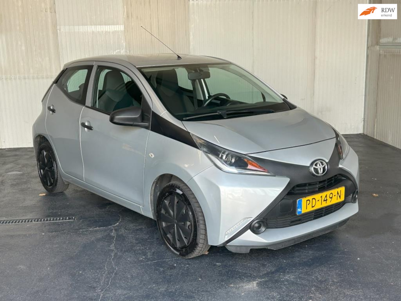 Toyota Aygo - 1.0 VVT-i x-fun 1.0 VVT-i x-fun - AutoWereld.nl