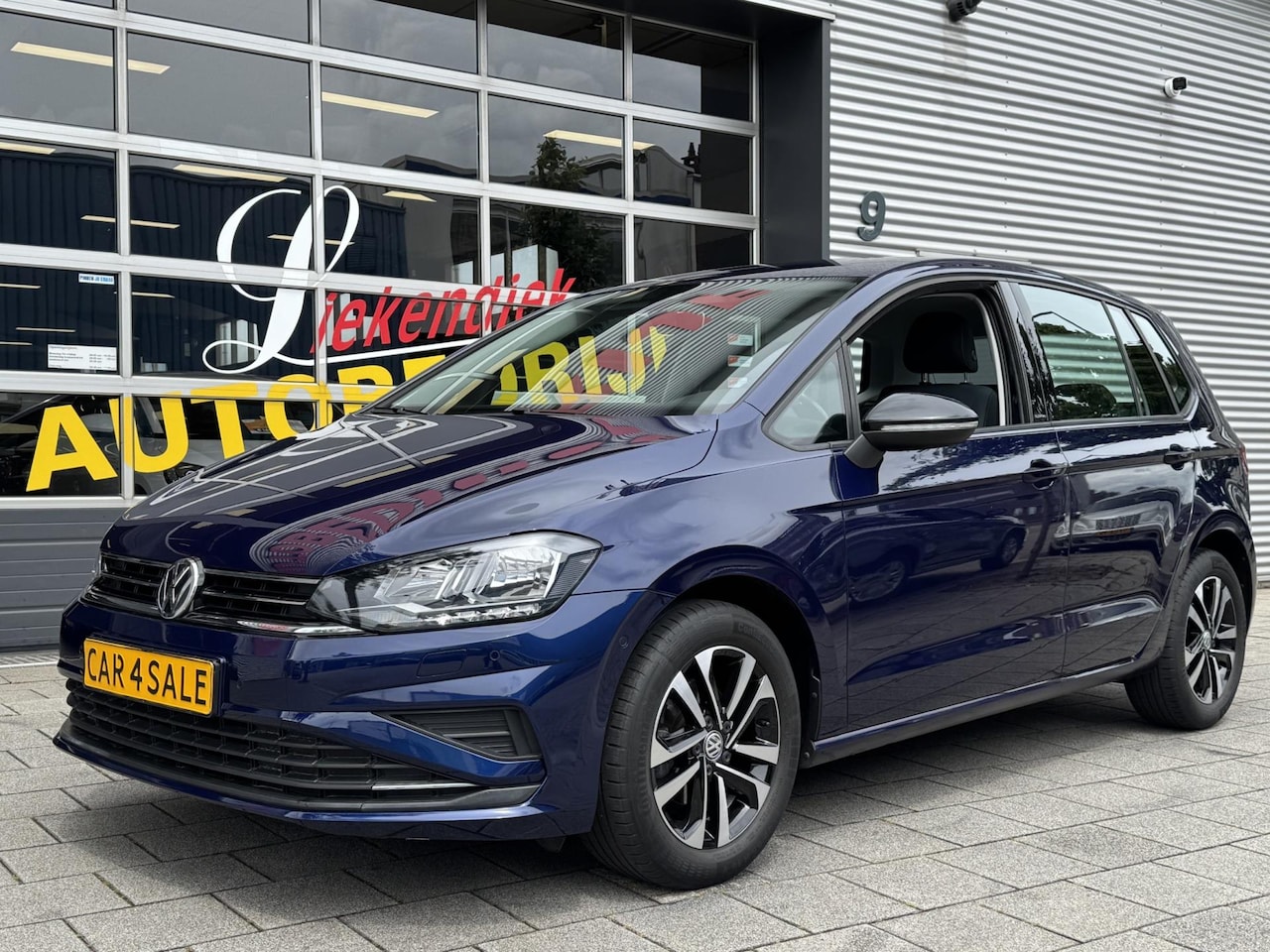 Volkswagen Golf Sportsvan - 1.0 TSI IQ-Drive Limited 55.000 KM- Navigatie / Apple CarPlay I Airco I LED I PDC I Sport - AutoWereld.nl