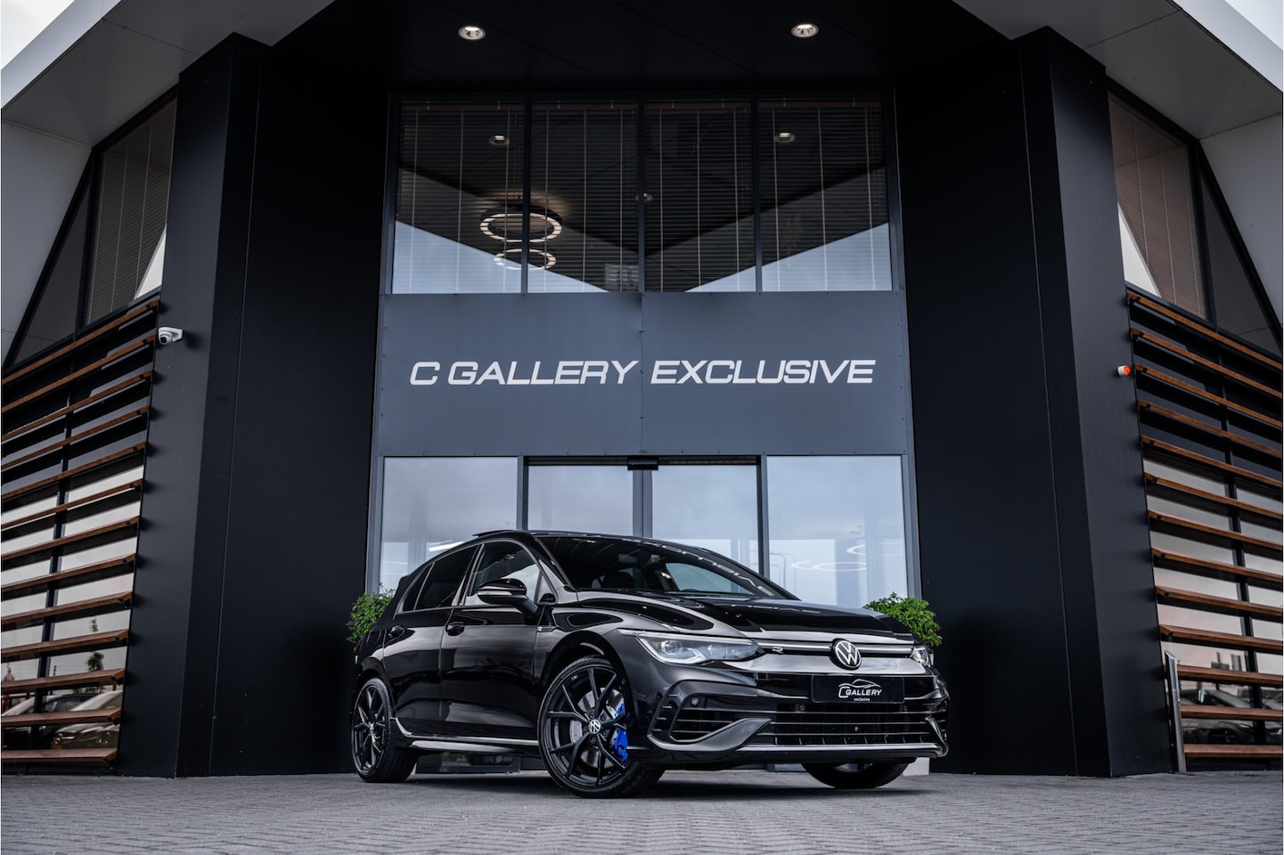 Volkswagen Golf - 2.0 TSI R 4Motion Performance | Panorma | Akra | Leer | Drift | HUD - AutoWereld.nl