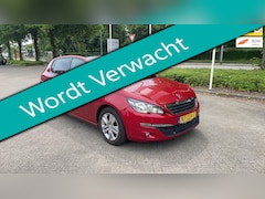 Peugeot 308 - 1.2i 110pk 5-deurs 2e eig. 112.000km Clima LED Navi Panorama
