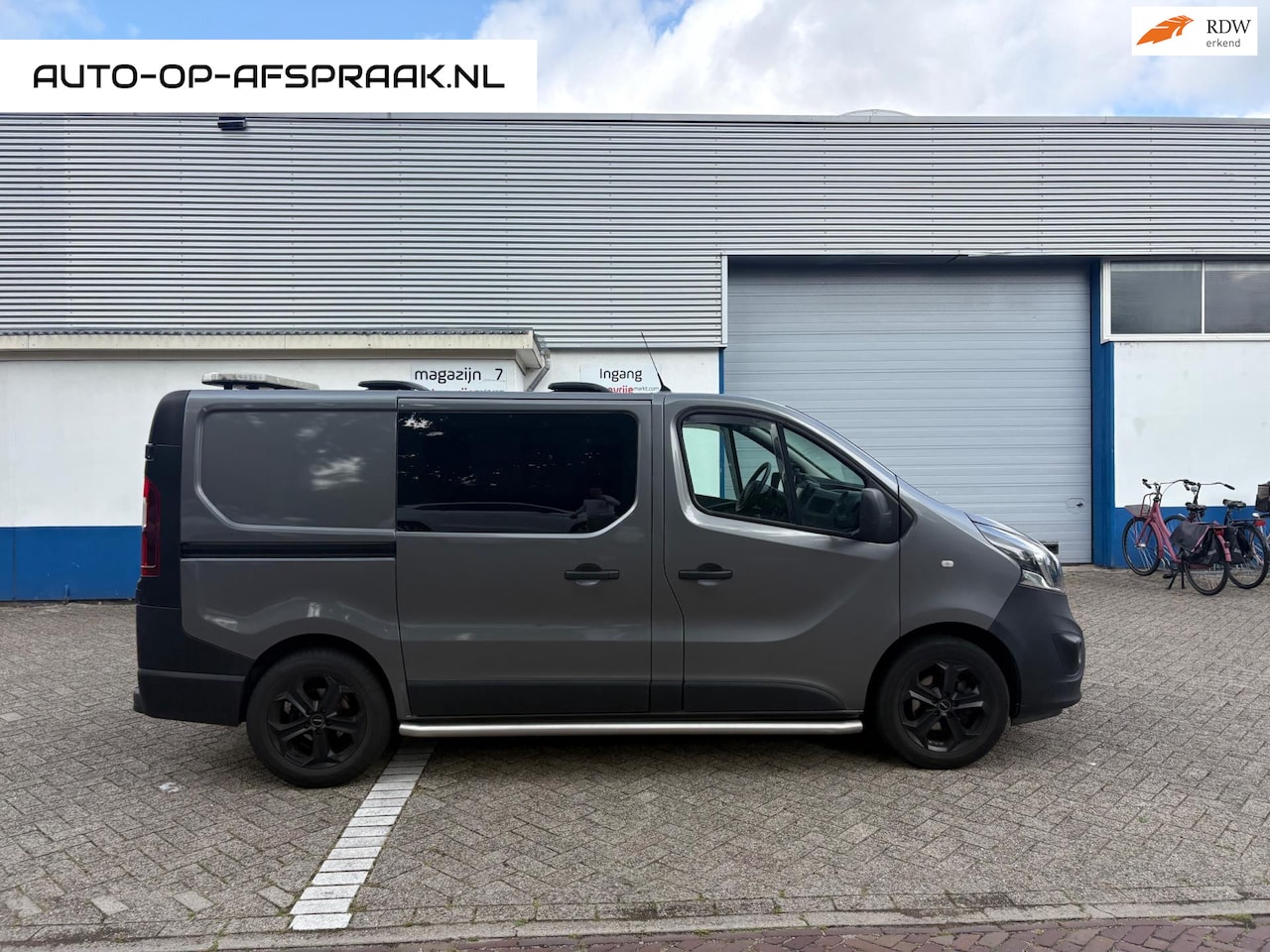 Opel Vivaro - 1.6 CDTI L1H1 Sport EcoFlex Navi Leer - AutoWereld.nl